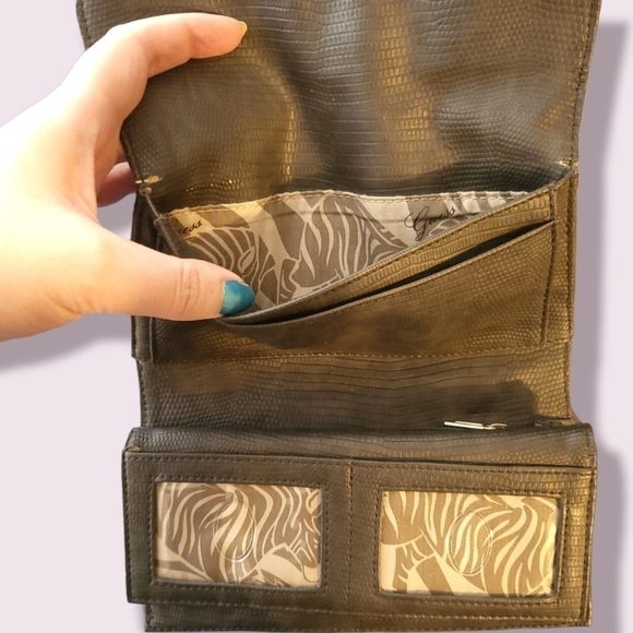 Guess Wallet Black & Beige Large Continental Wallet - Picture 4 of 9